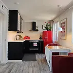Cozee Bed & Breakfast 3*