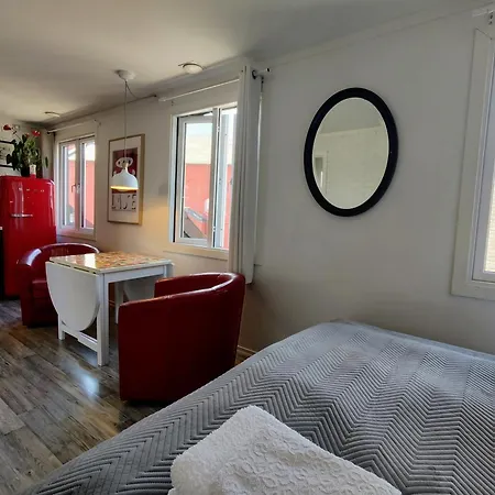 Cozee Bed & Breakfast