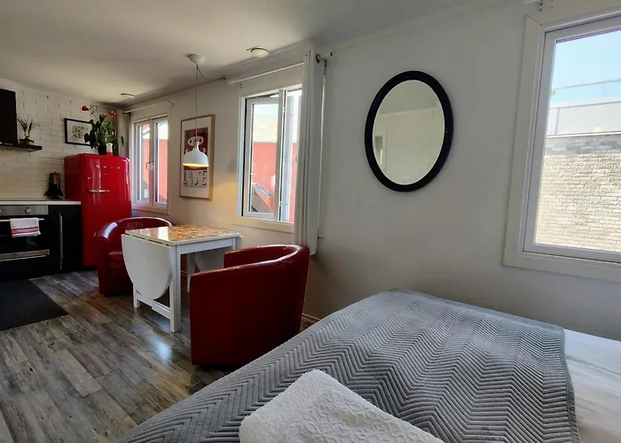 Cozee Bed & Breakfast