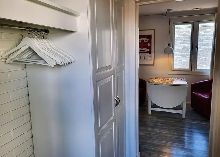 Cozee Bed & Breakfast 3*